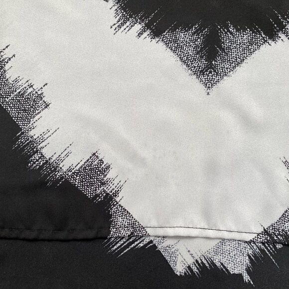 MOSSIMO Black and White Chevron Stripe Swim Cover - Picture 11 of 13